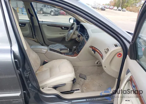 2007 Volvo V70 2.4 z USA, uszkodzony, nr VIN YV1SW612272626930